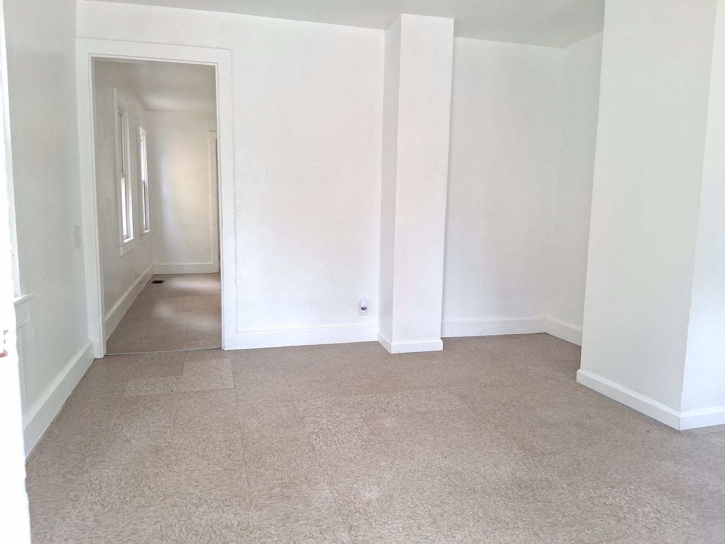 Bright 2 Bedroom Home FOR RENT in Bridgeton NJ $1465 – photo 2