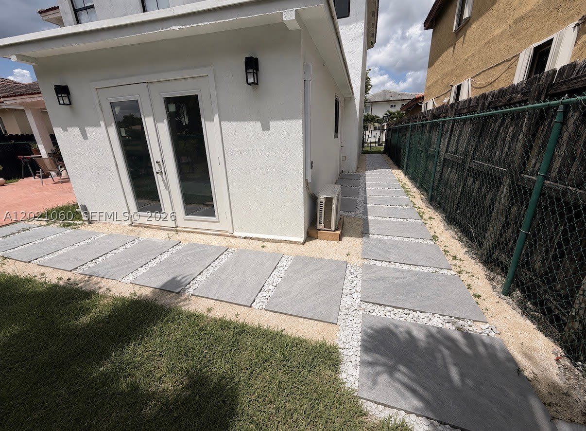 16536 SW 54th St – photo 2