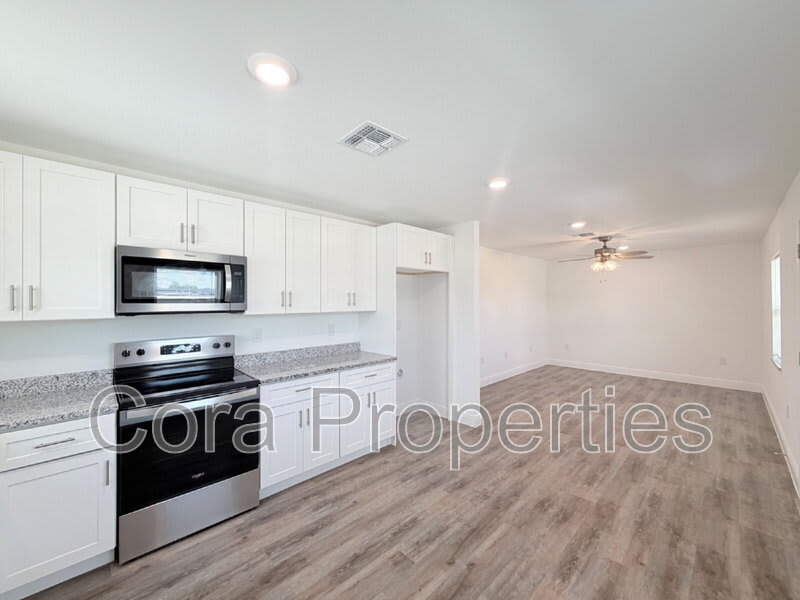 401 E Pearl Street – photo 3
