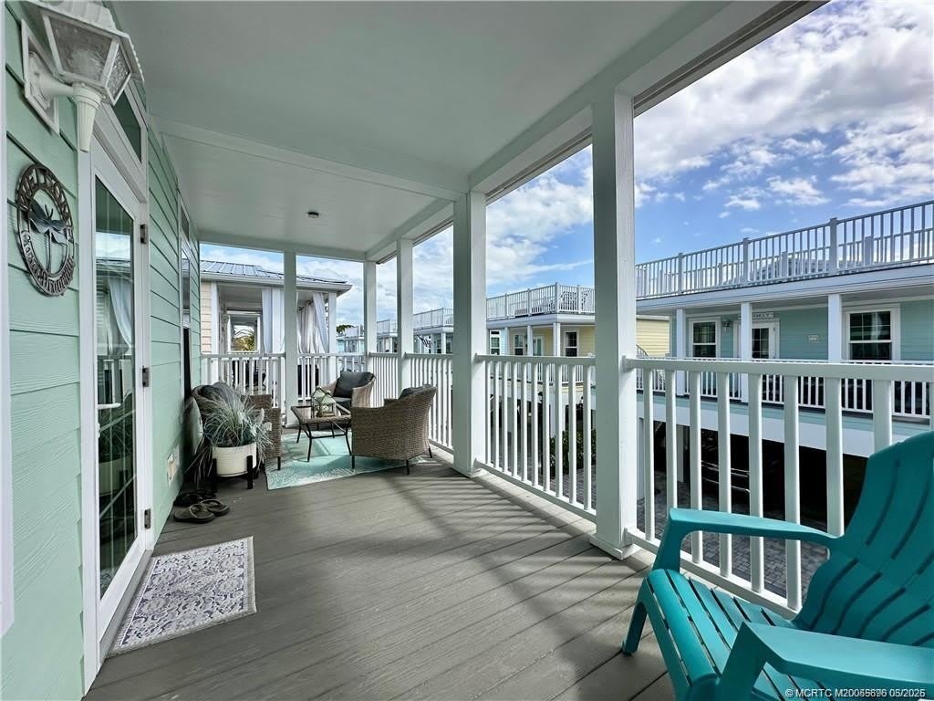 352 Ne Starboard Drive – photo 2