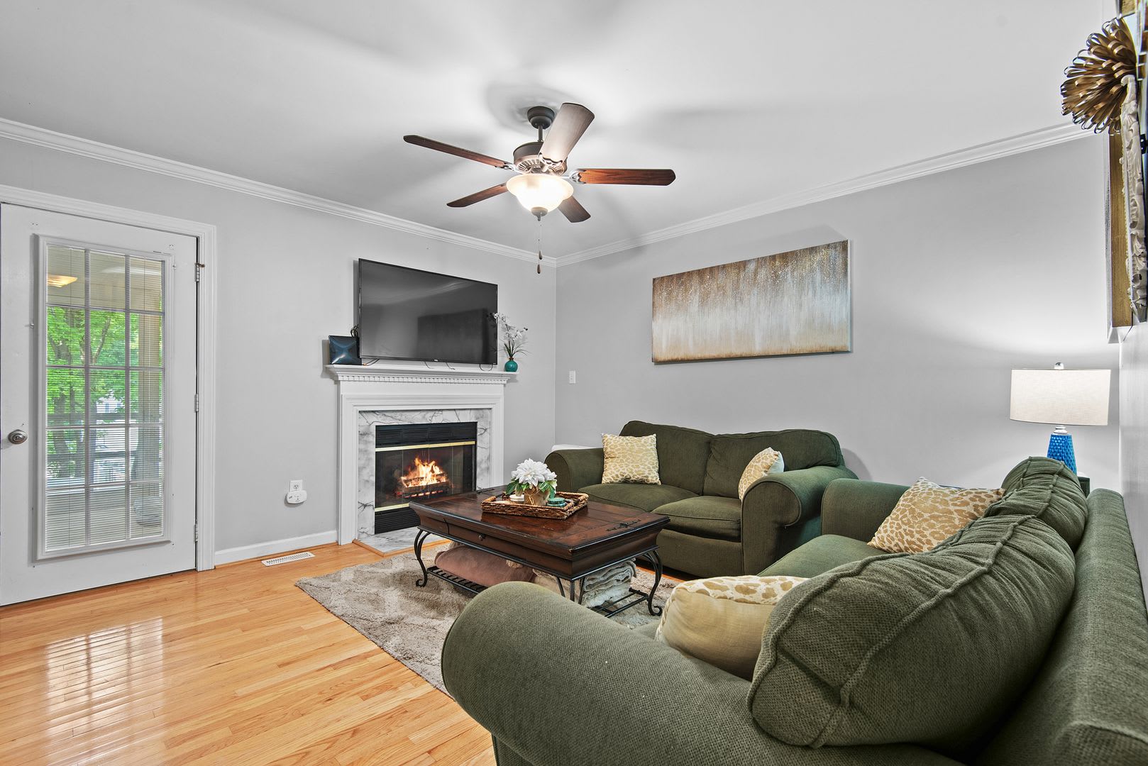 Charming 2-bedroom, 2.5-bathroom Townhouse Located in the Heart of Raleigh, NC – photo 3