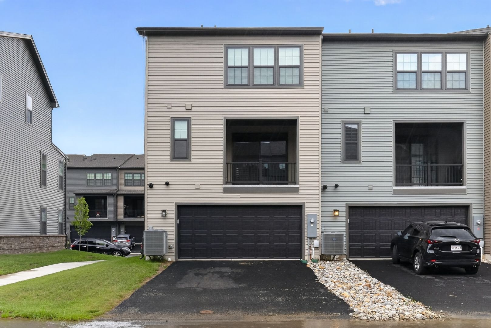 Spacious 4BR end unit Townhome in Middletown – photo 4