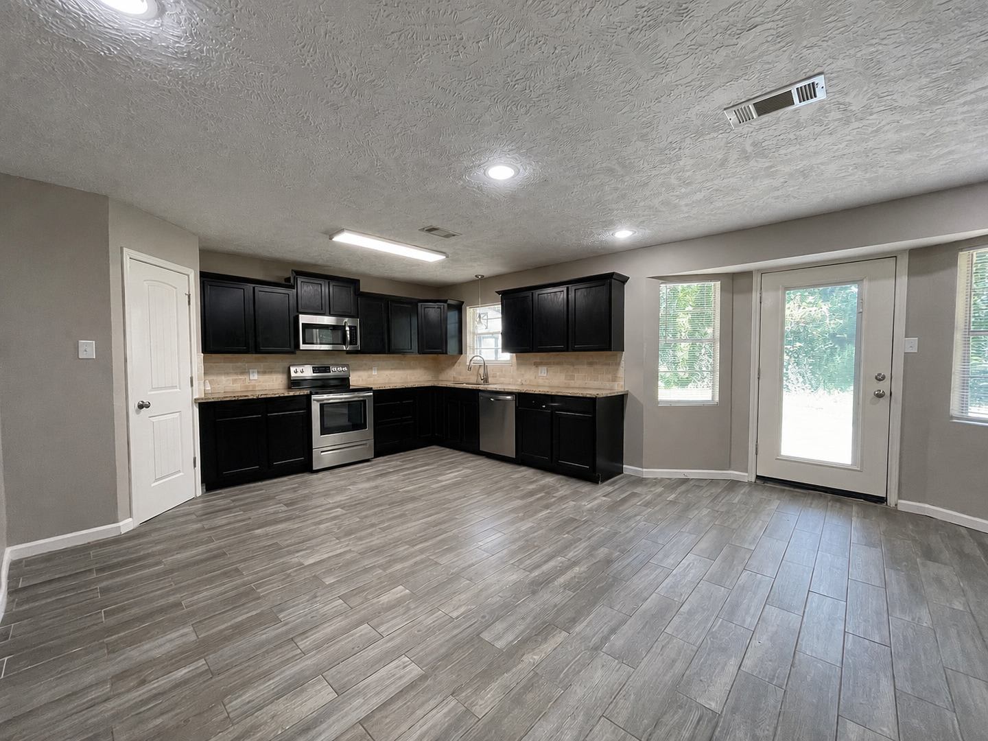 205 Pleasant St, Vidor, TX 77662 – photo 3
