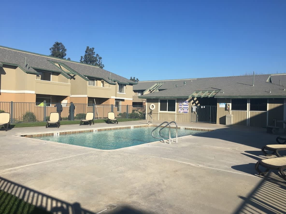 Pinewood Place Apartments – photo 2