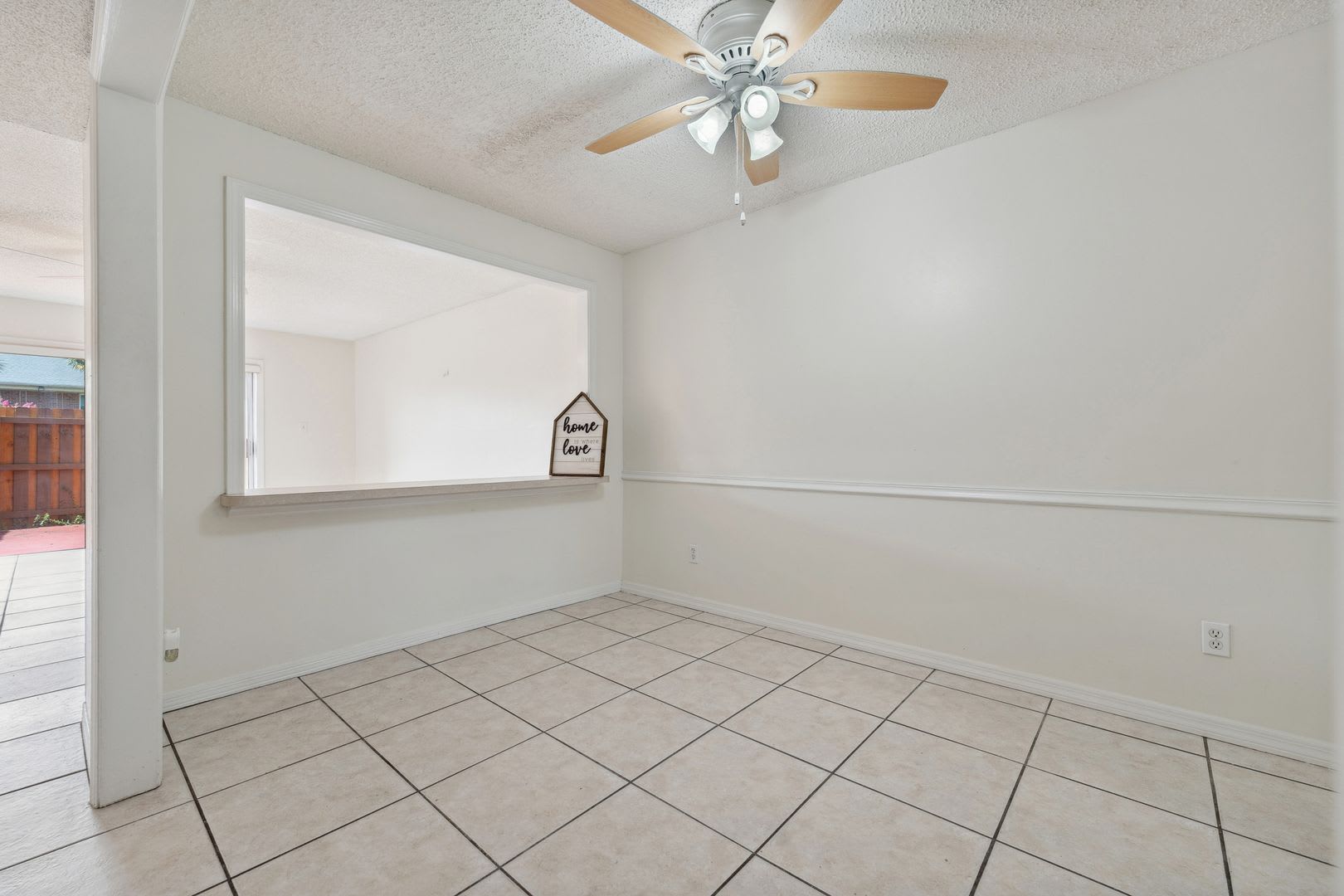Spacious 2 Bed Condo With Modern Upgrades In Prime Casselberry Location – photo 4