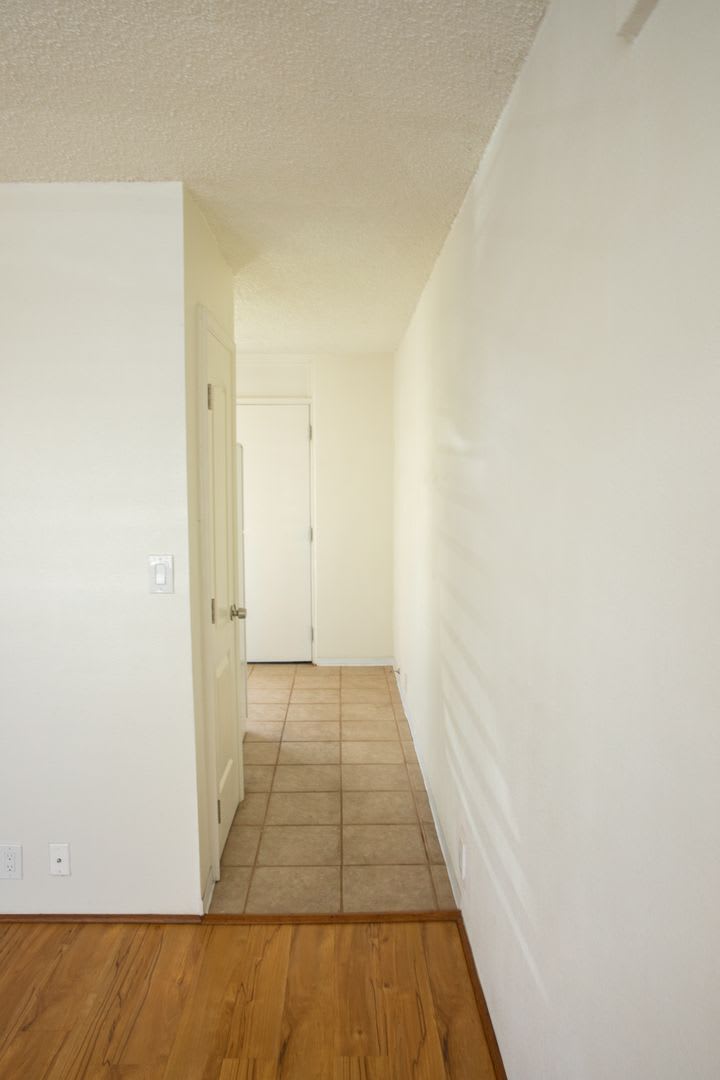 2 BR/ 1 Bath Low- rise Apartment – photo 2