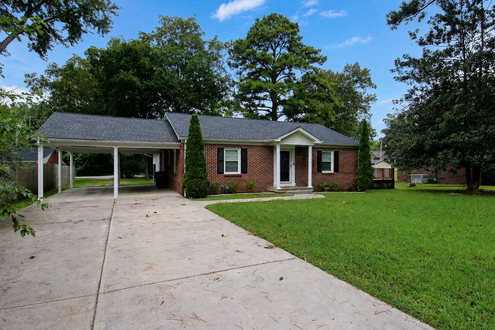 Charming 3 Bedroom, 2 Bath Home in Cookeville! – photo 1