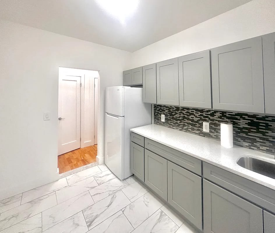167 W 83Rd St – photo 1