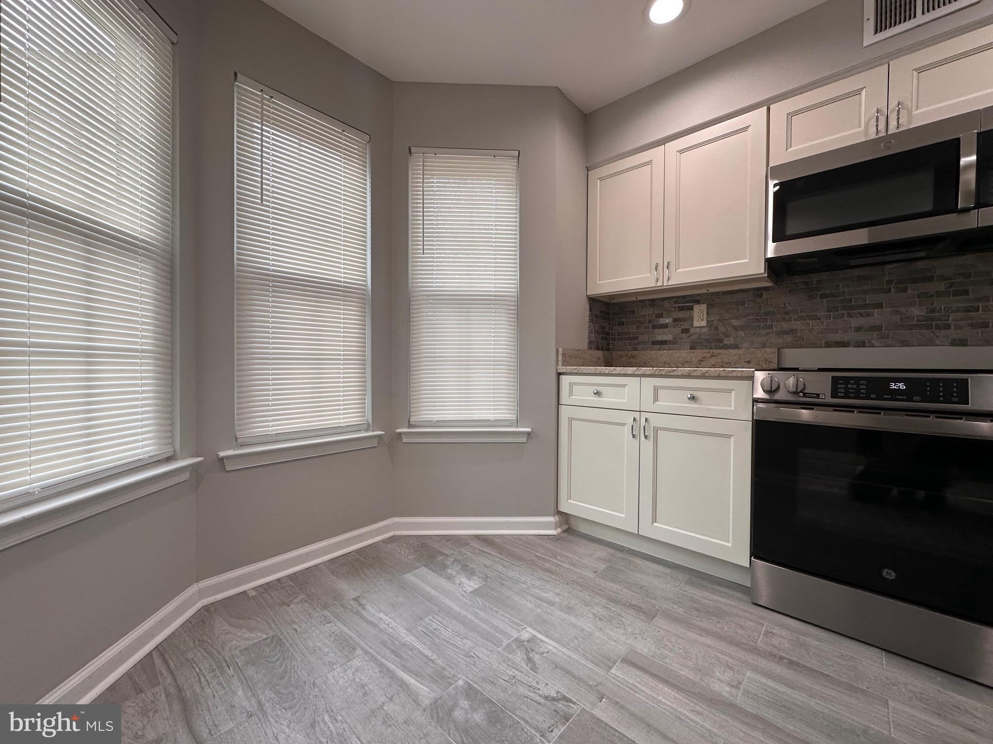 16012 CLARK Court – photo 4