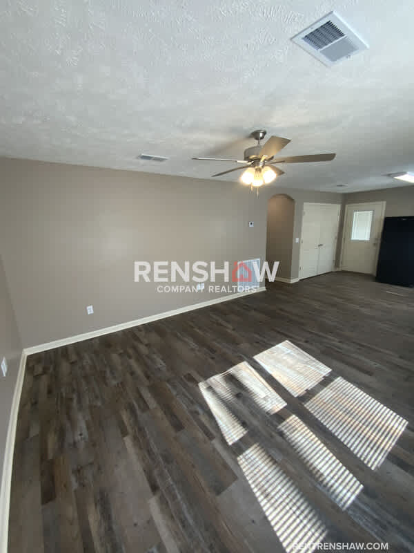 133 Hawthorne Ave – photo 4