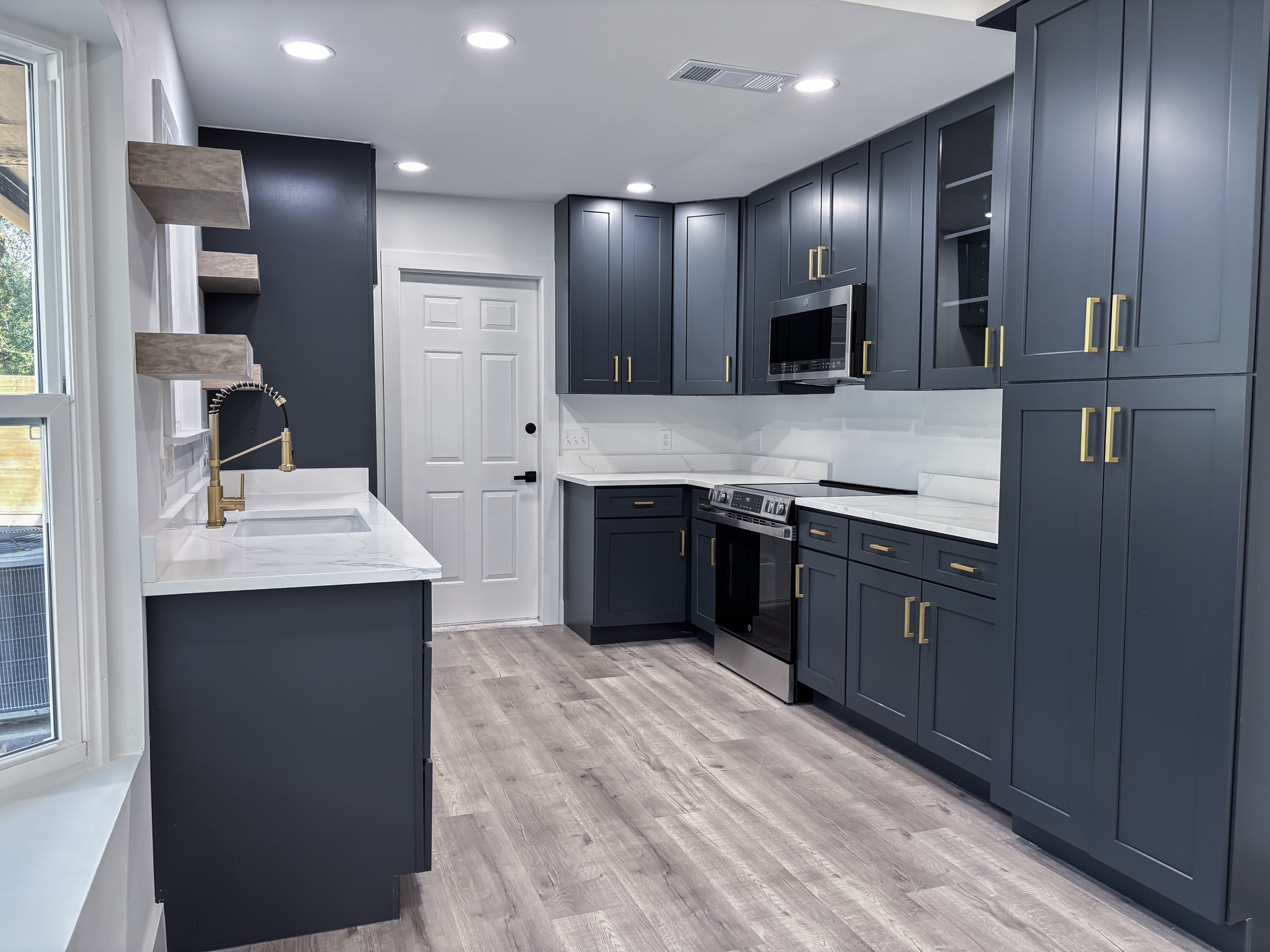 2695 Ocean Drive – photo 4