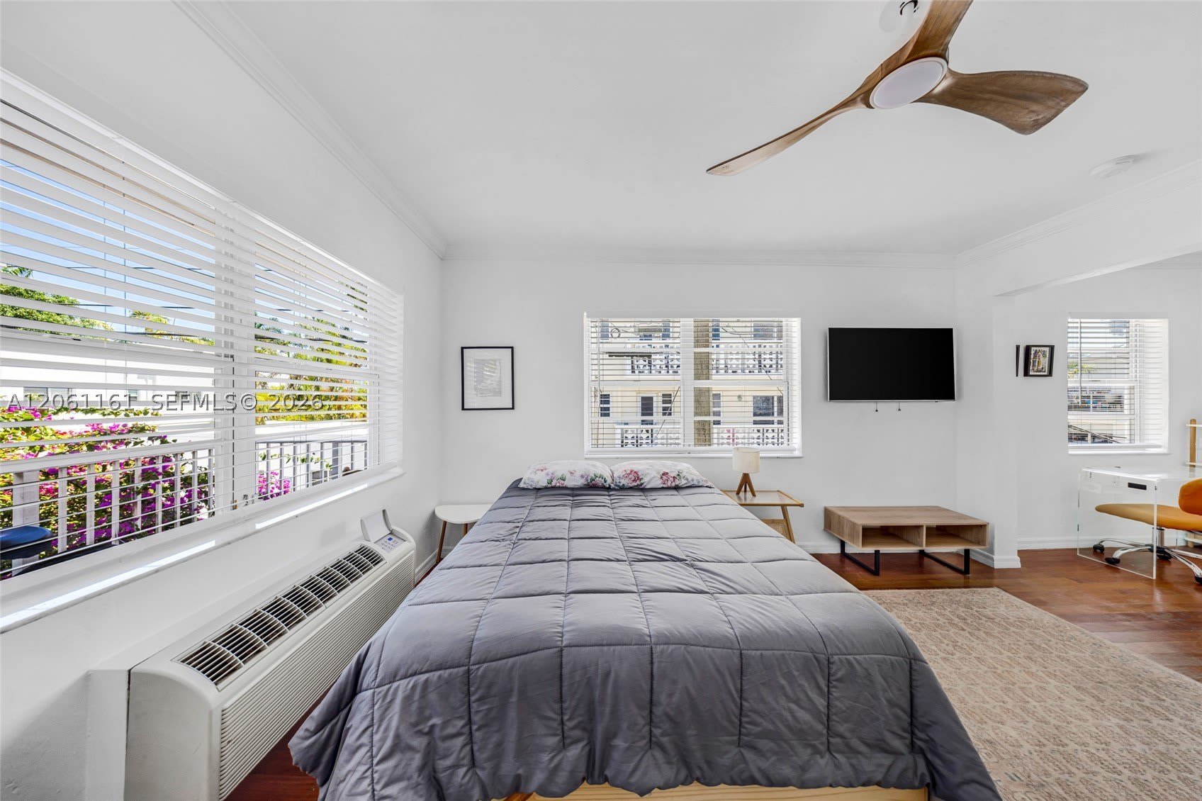 901 Meridian Ave – photo 3