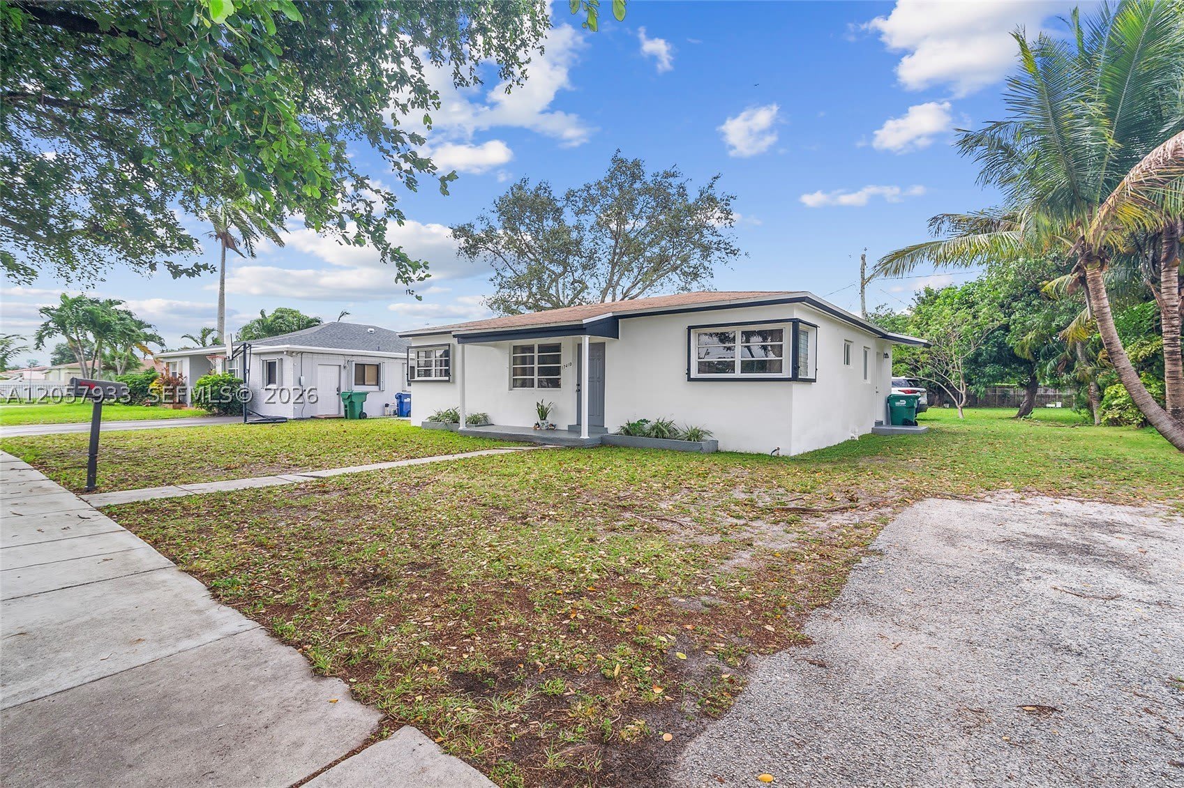 17410 NE 11th Ave – photo 2