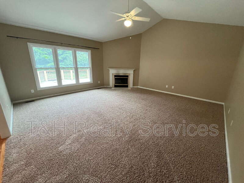 11451 Sutton Place Drive East – photo 5