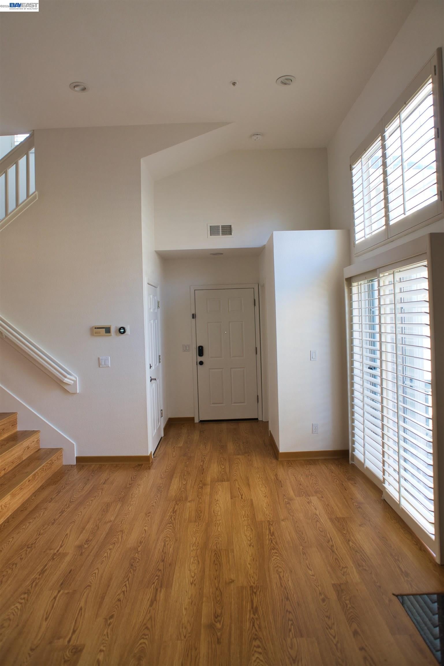 2009 Swan St – photo 4