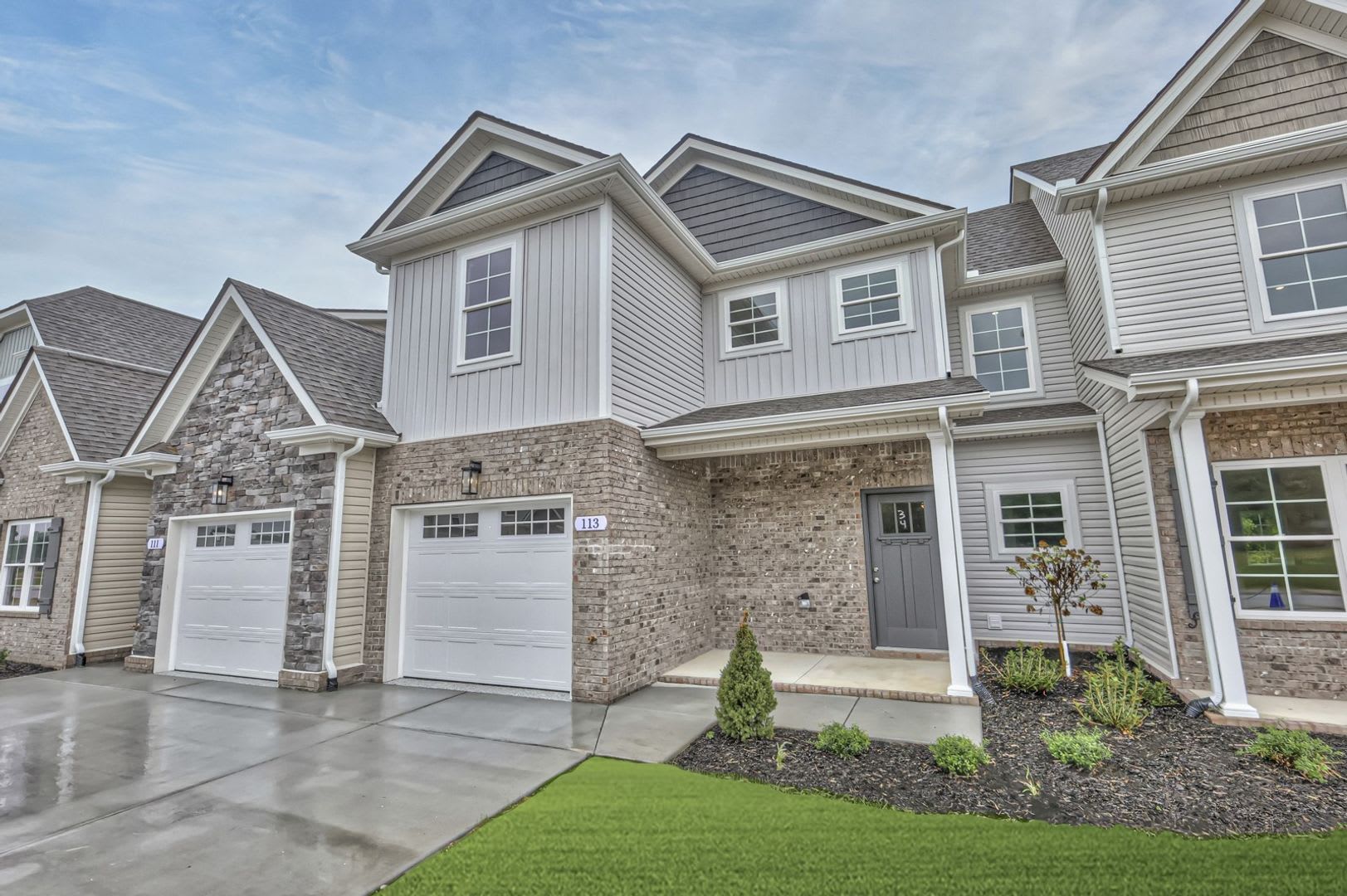 1/2 OFF First Month!!...Beautiful 3 Bedroom Townhome in Manchester! – photo 2