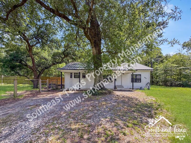 990 Springdale Street – photo 1