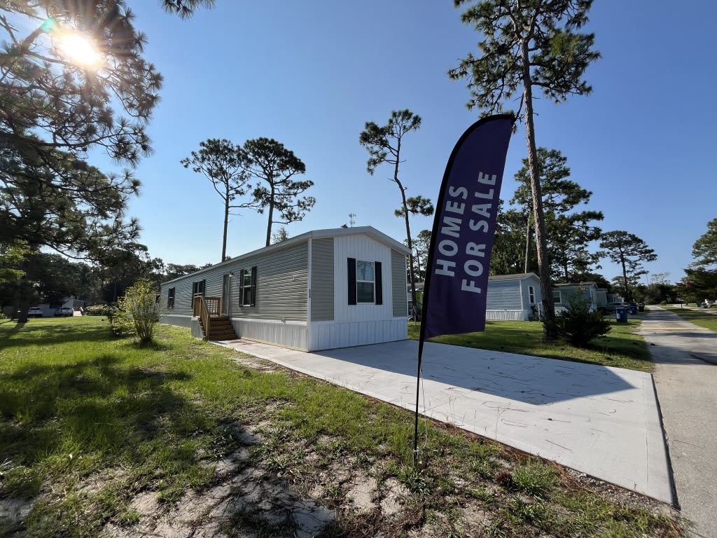 216 Redwood Dr – photo 2