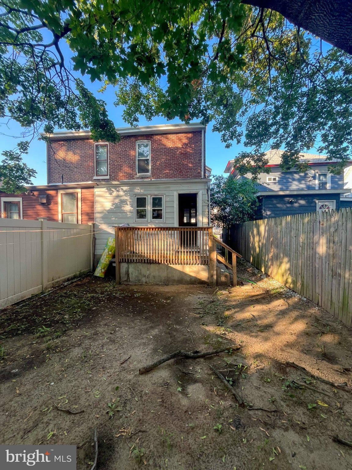151 Joan Terrace – photo 3