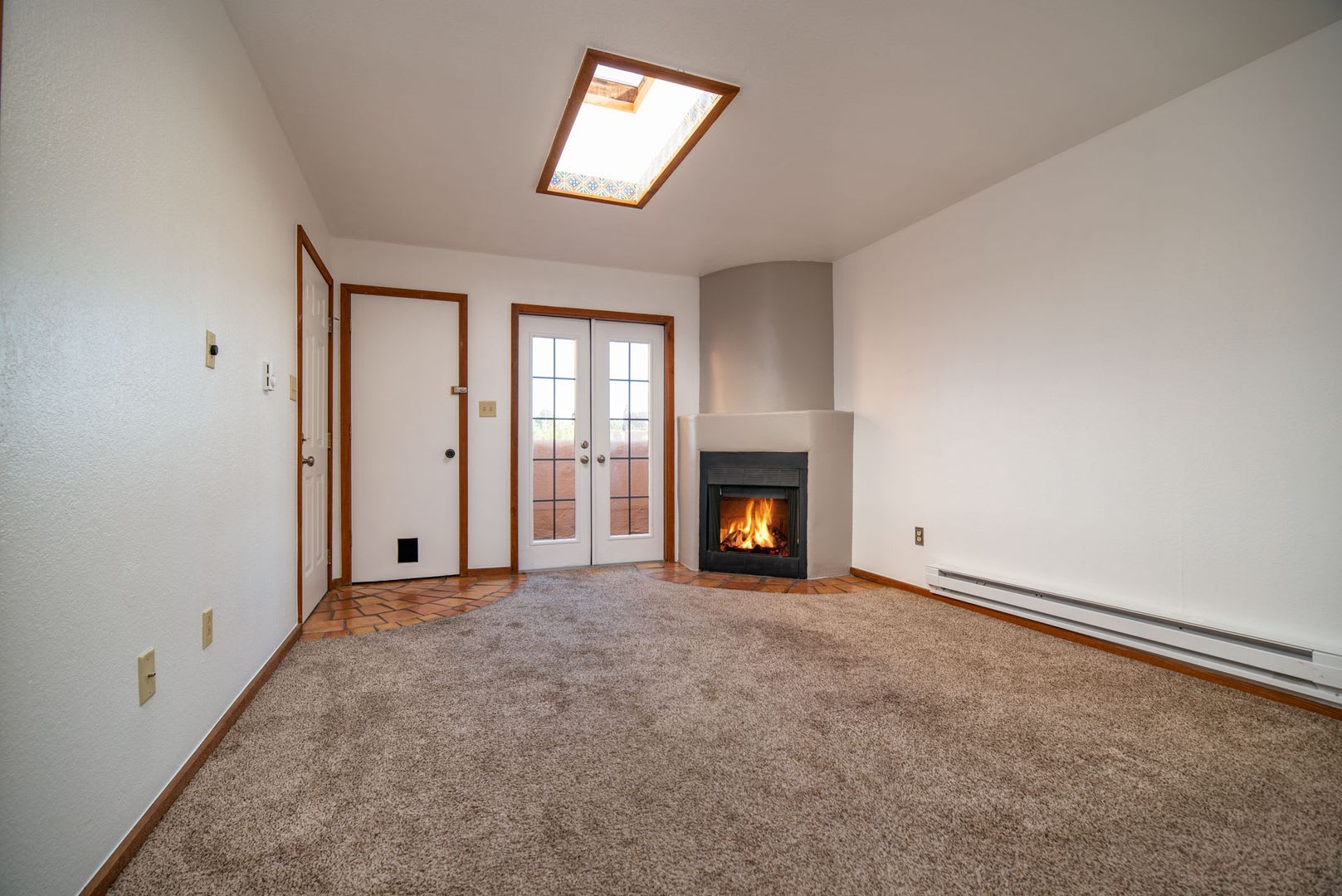 Sweet, Small Private Unit Available Now! – photo 2
