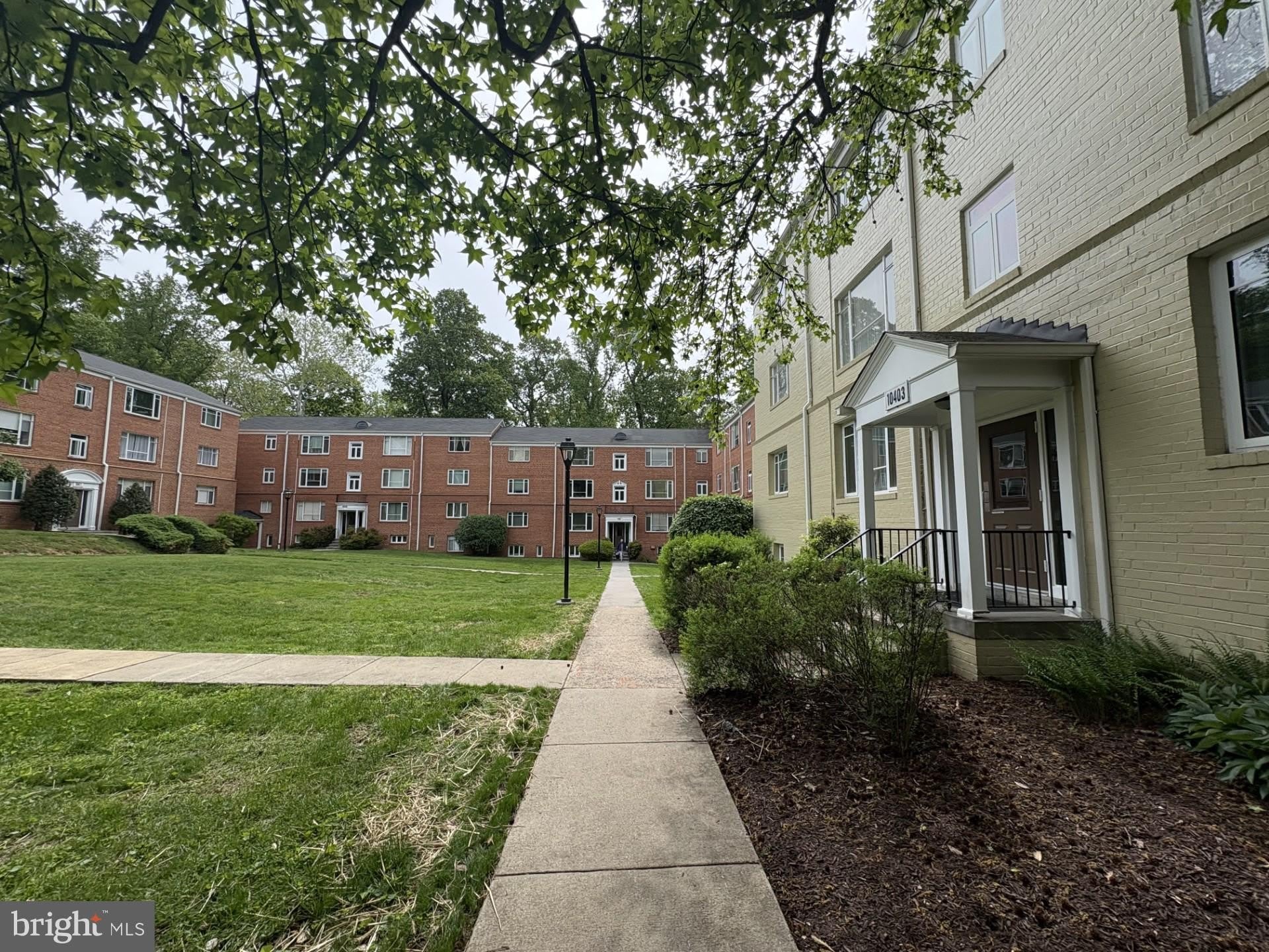 10403 MONTROSE Avenue – photo 3