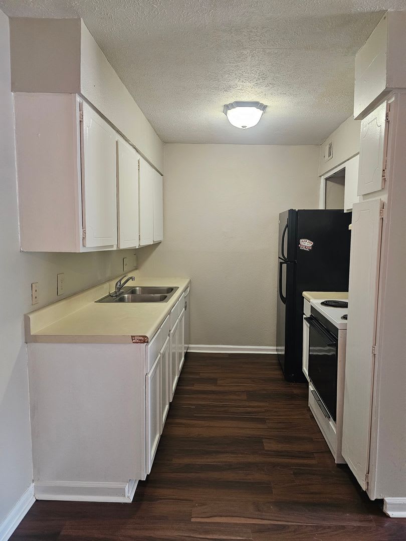 Conveniently Located Affordable Condo For Rent – photo 5