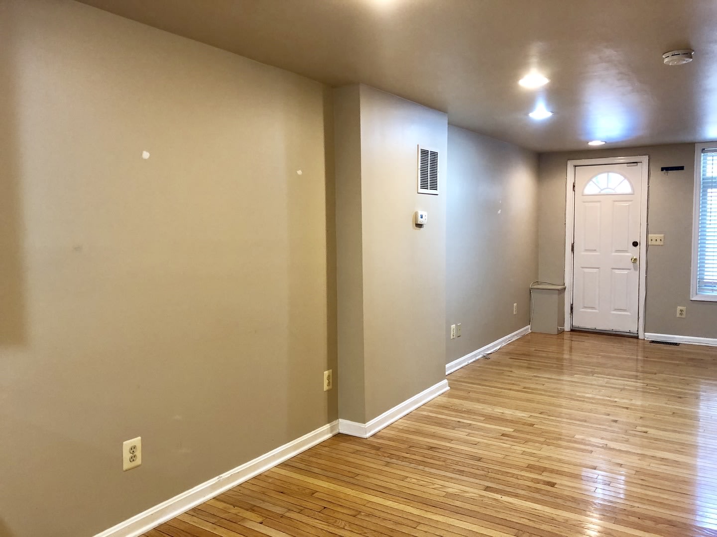 Charming 2Bd 1 5Ba Townhome In Canton Md – photo 3
