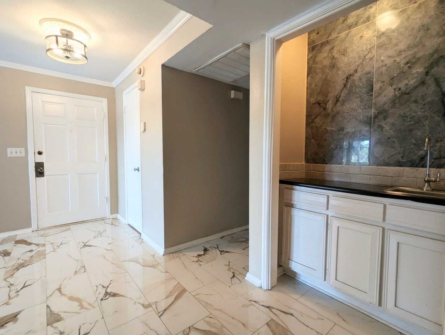 Spacious 2-Bedroom Condo in Gated Community with Covered Patios – photo 4