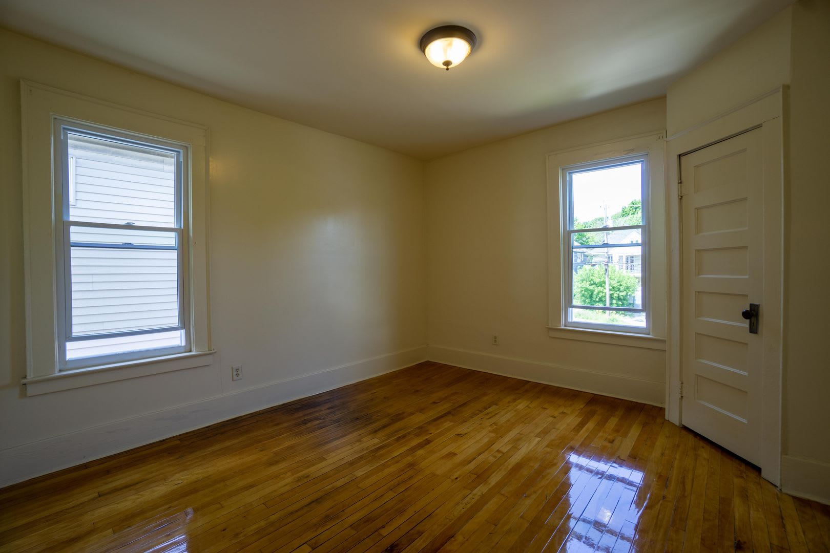 2424 E Genesee – photo 2