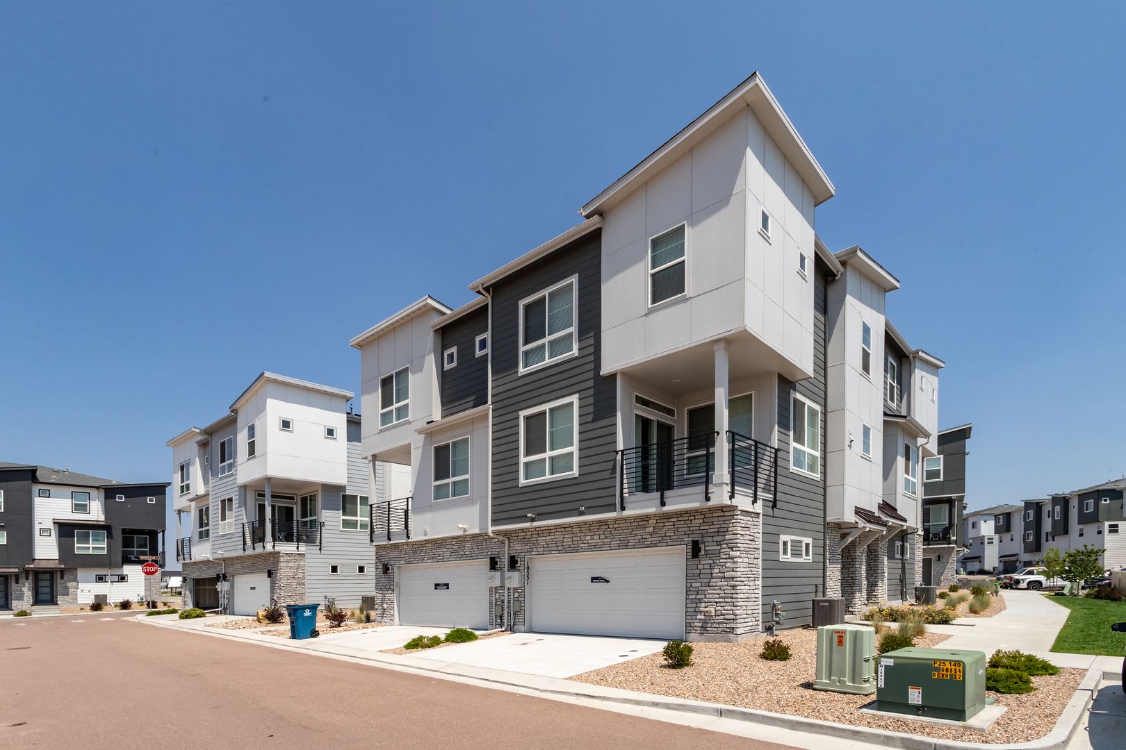 Modern Living in the Heart of a Thriving Community! – photo 1