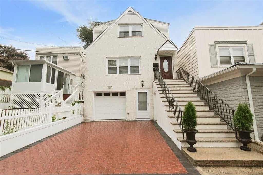 326 TERRACE AVE – photo 1