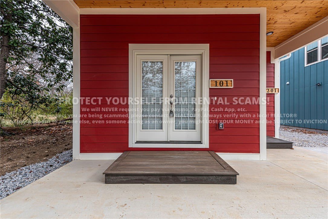 874 S Hill Avenue – photo 3