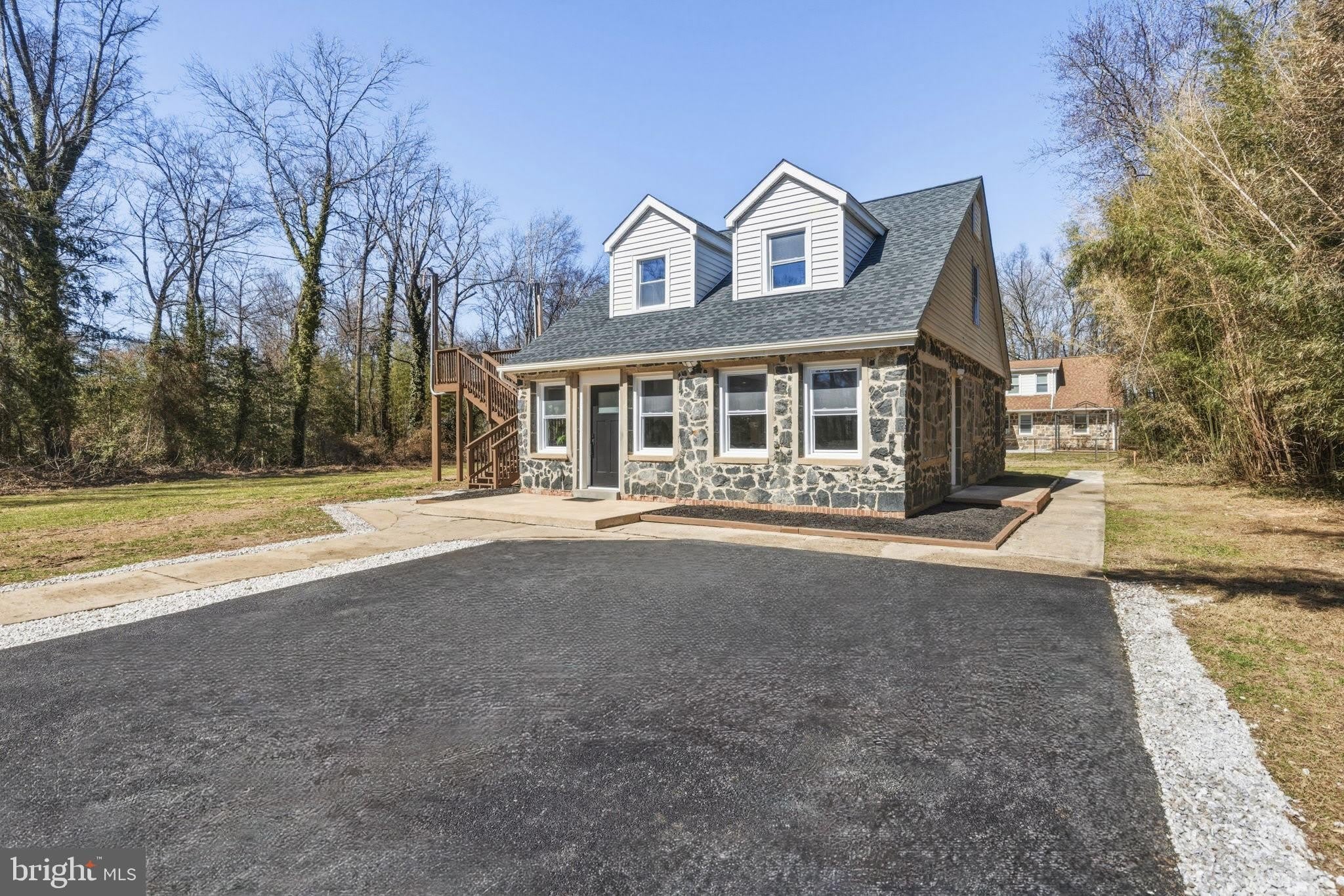 3236 GEORGE Street – photo 2
