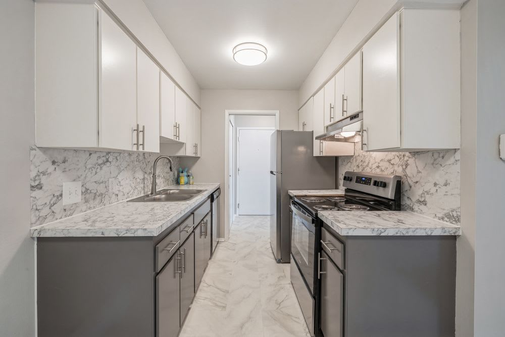 The Ivanhoe Apartments – photo 1