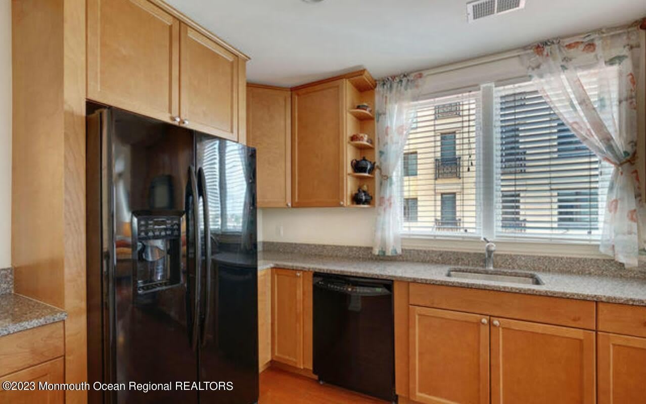 1501 Ocean Avenue – photo 4