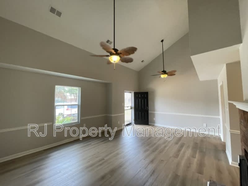 6913 Snyder Rd – photo 5
