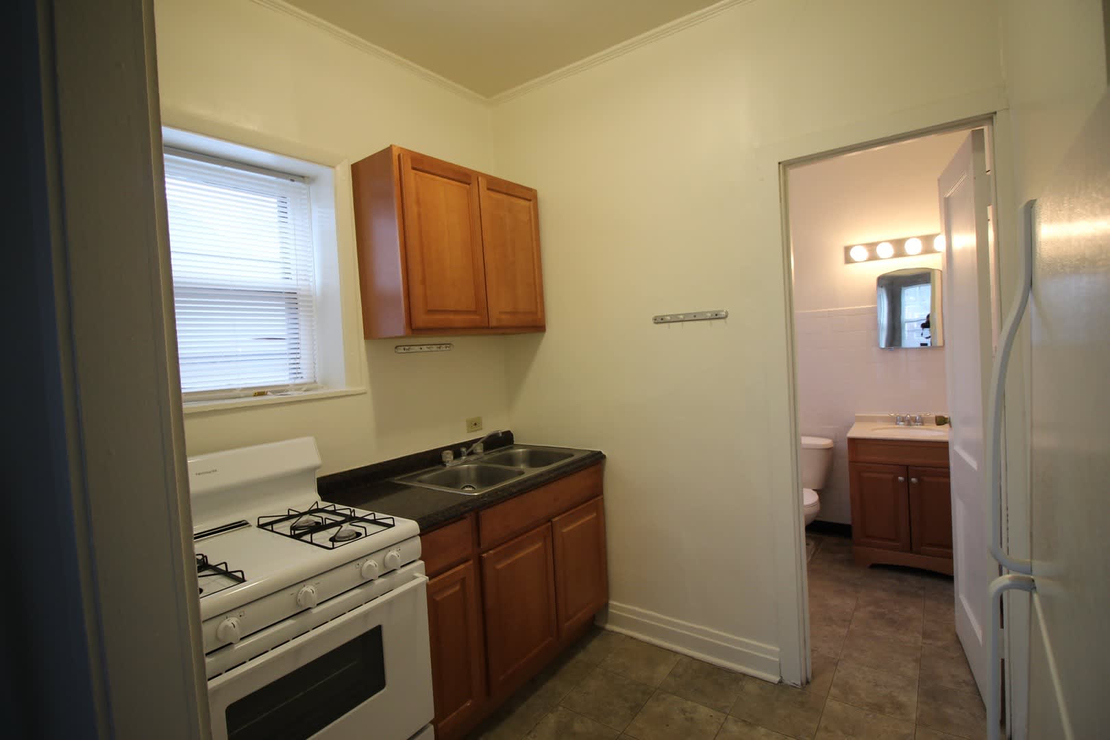 838 Sherman Ave – photo 4