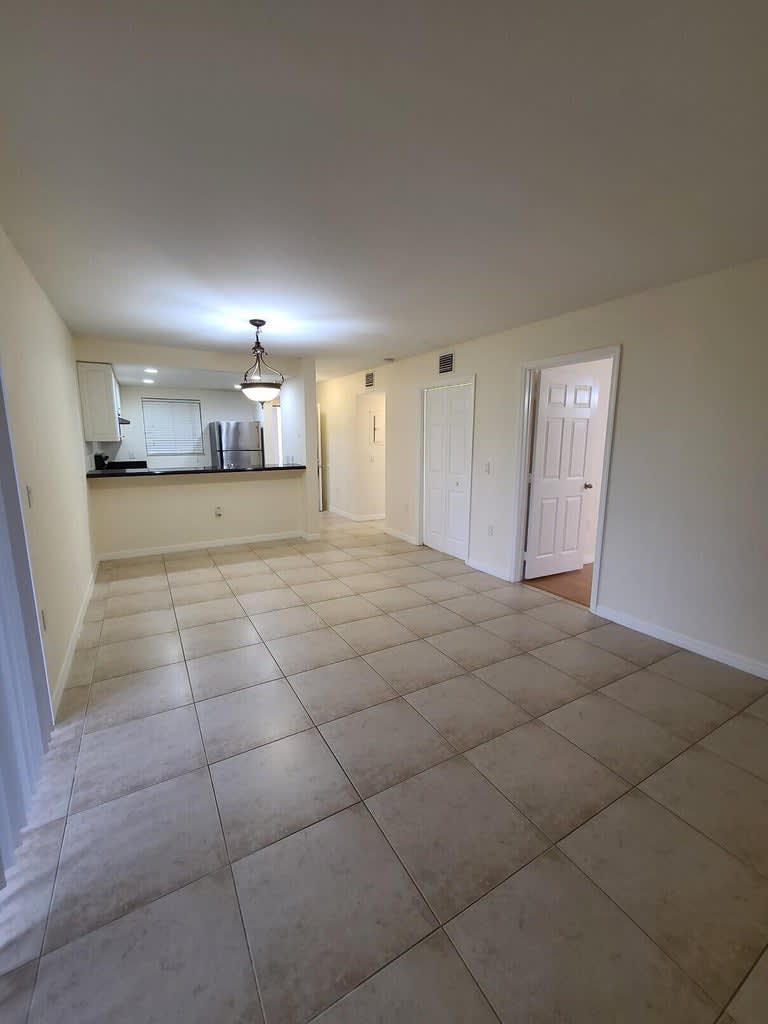 1547 Lake Crystal Dr – photo 3