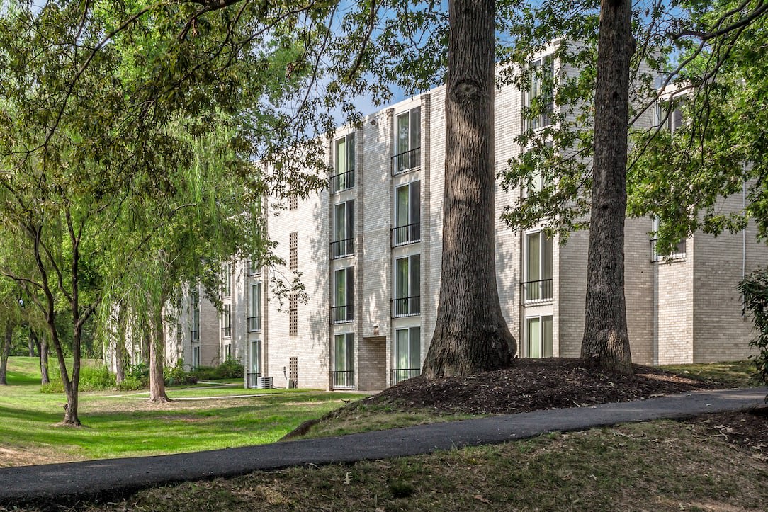 Lakeside North Apartments – photo 5