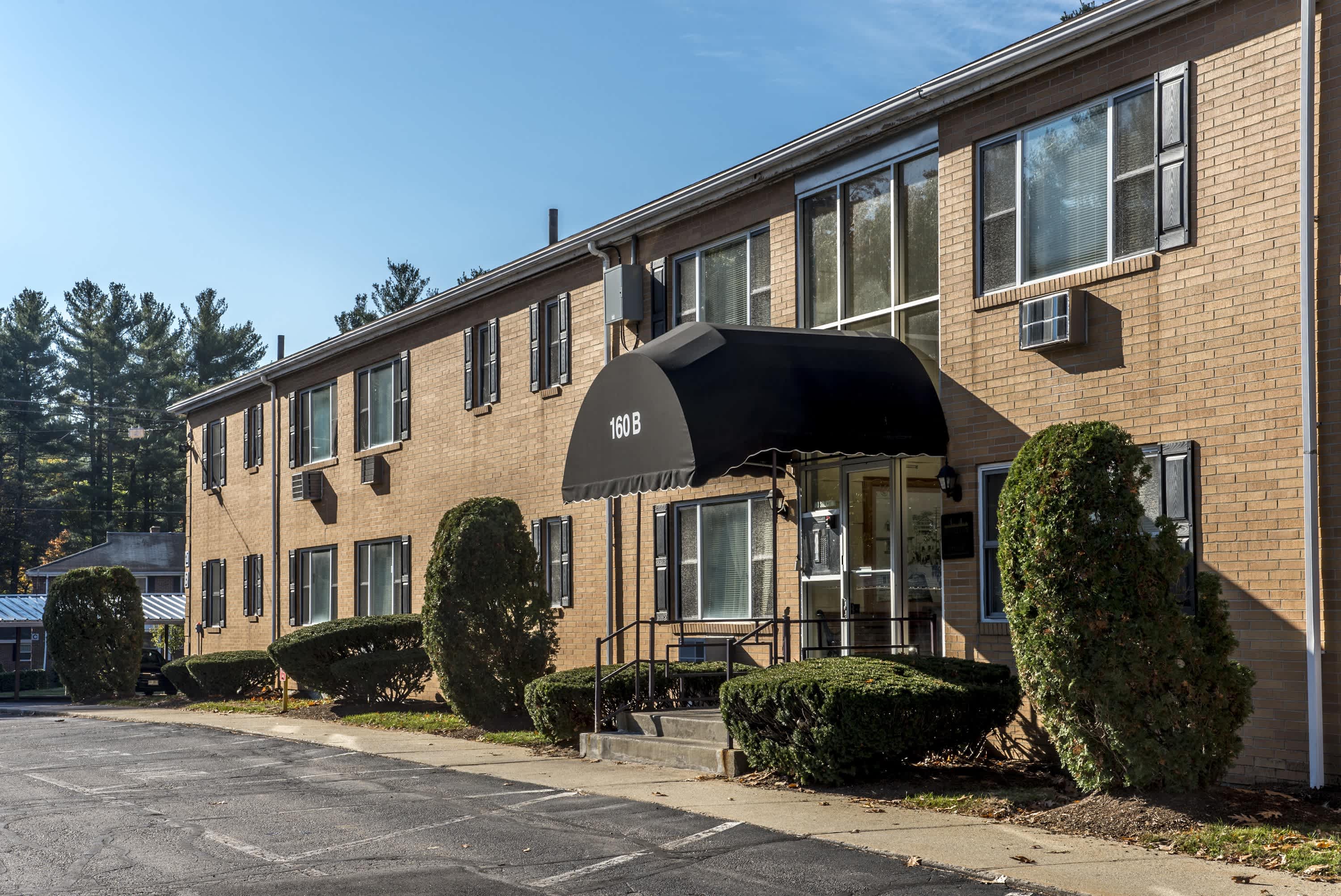 Clovelly Apartments – photo 2