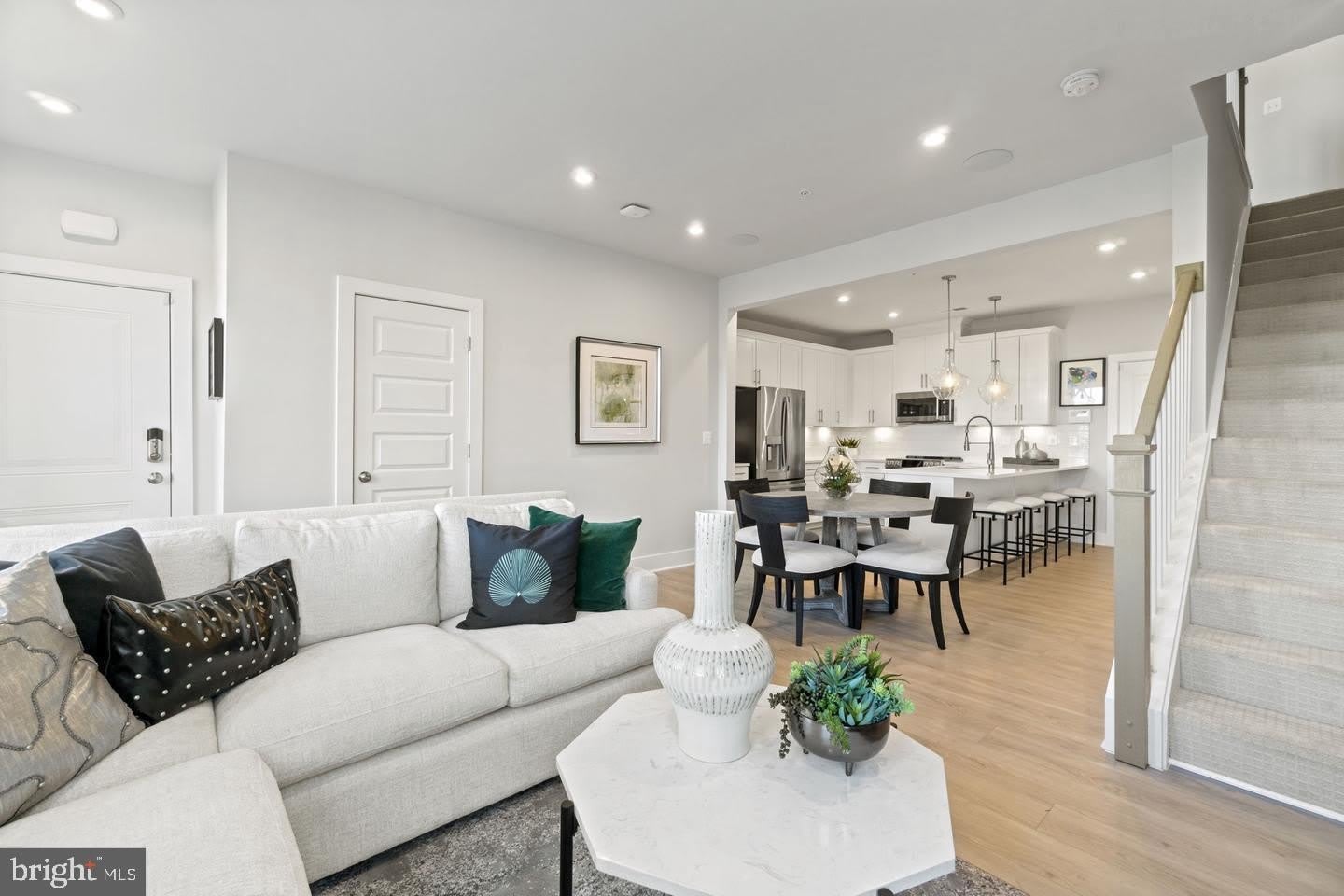 43805 MIDDLEWAY TERRACE – photo 1