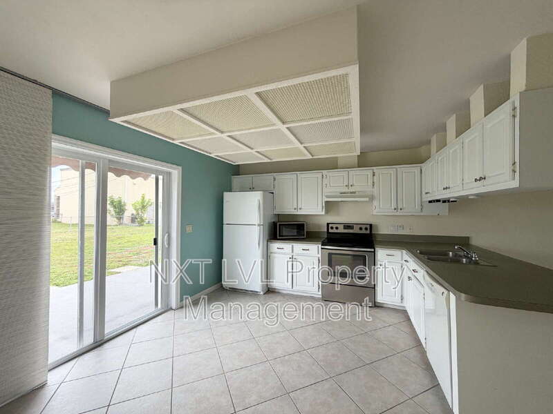 1005 NE 8th Ter – photo 5