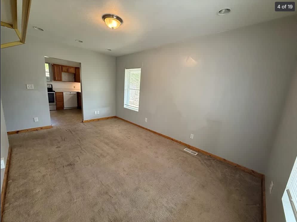 635 Valley St – photo 5