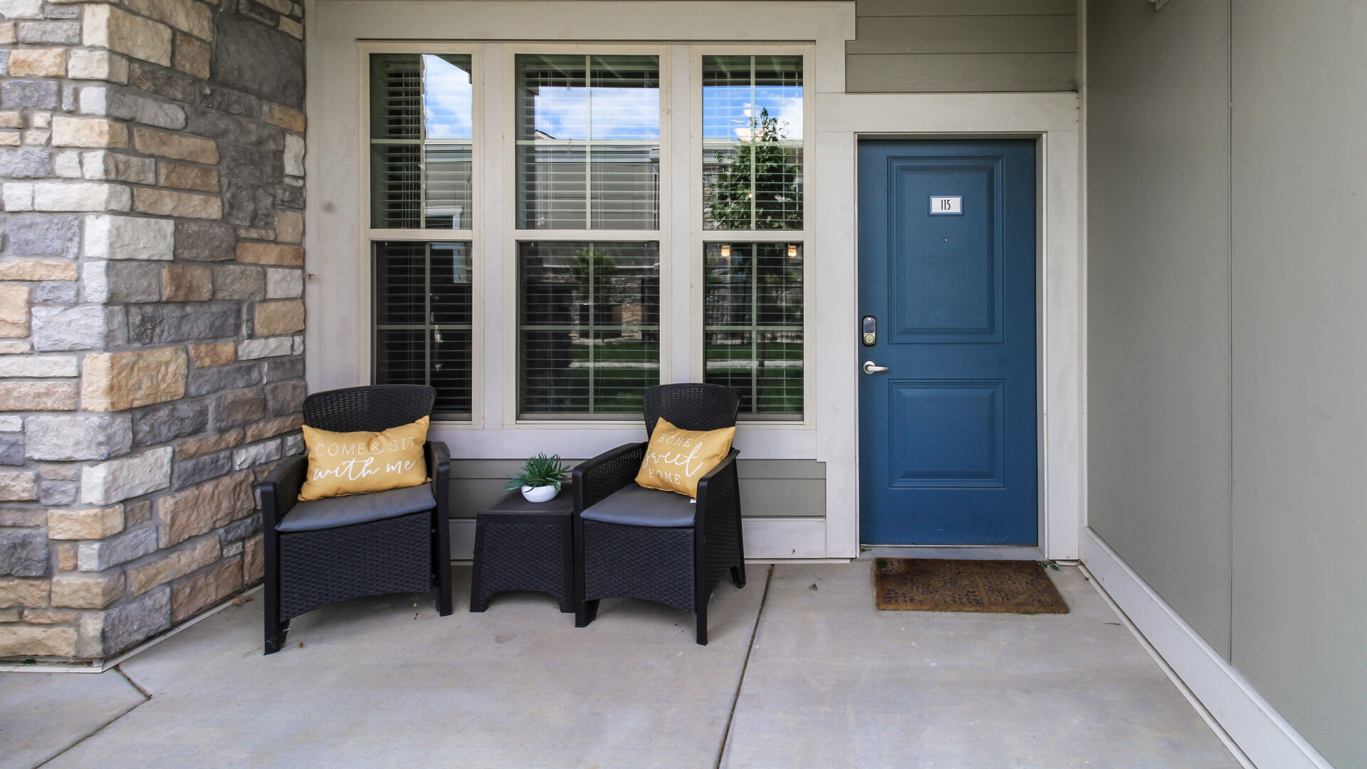 Newly Refreshed Lower Level Of Duplex 2 Bedroom 1 Bath – photo 2