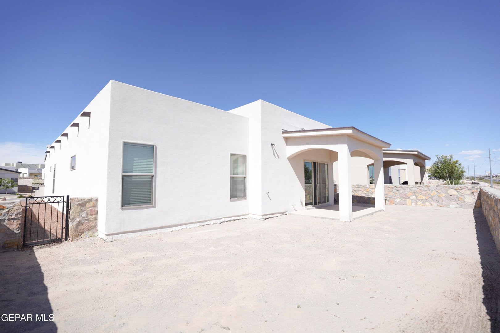Beautiful single-story home in Emerald Park! – photo 2