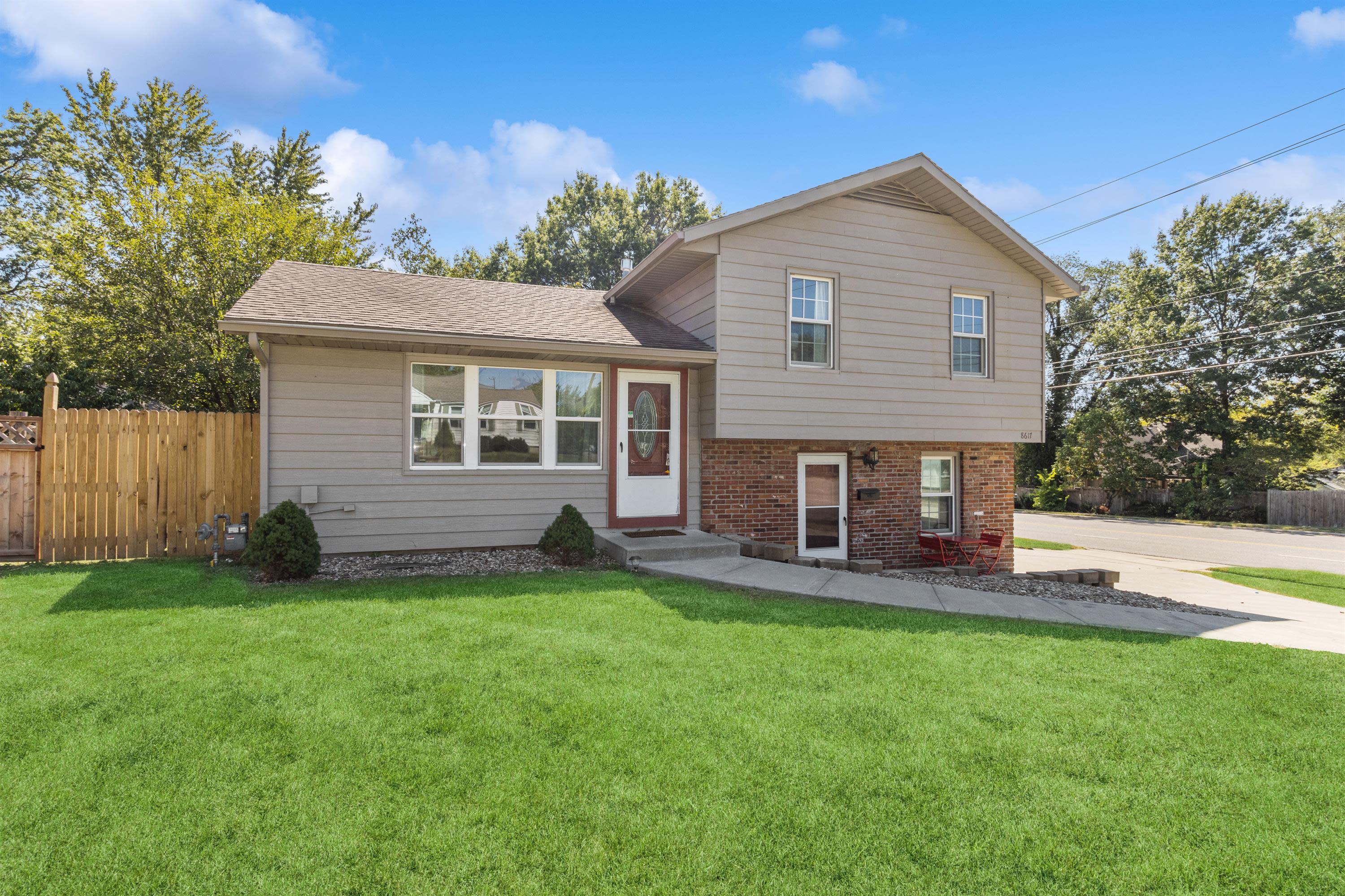8617 West 92Nd Street – photo 3