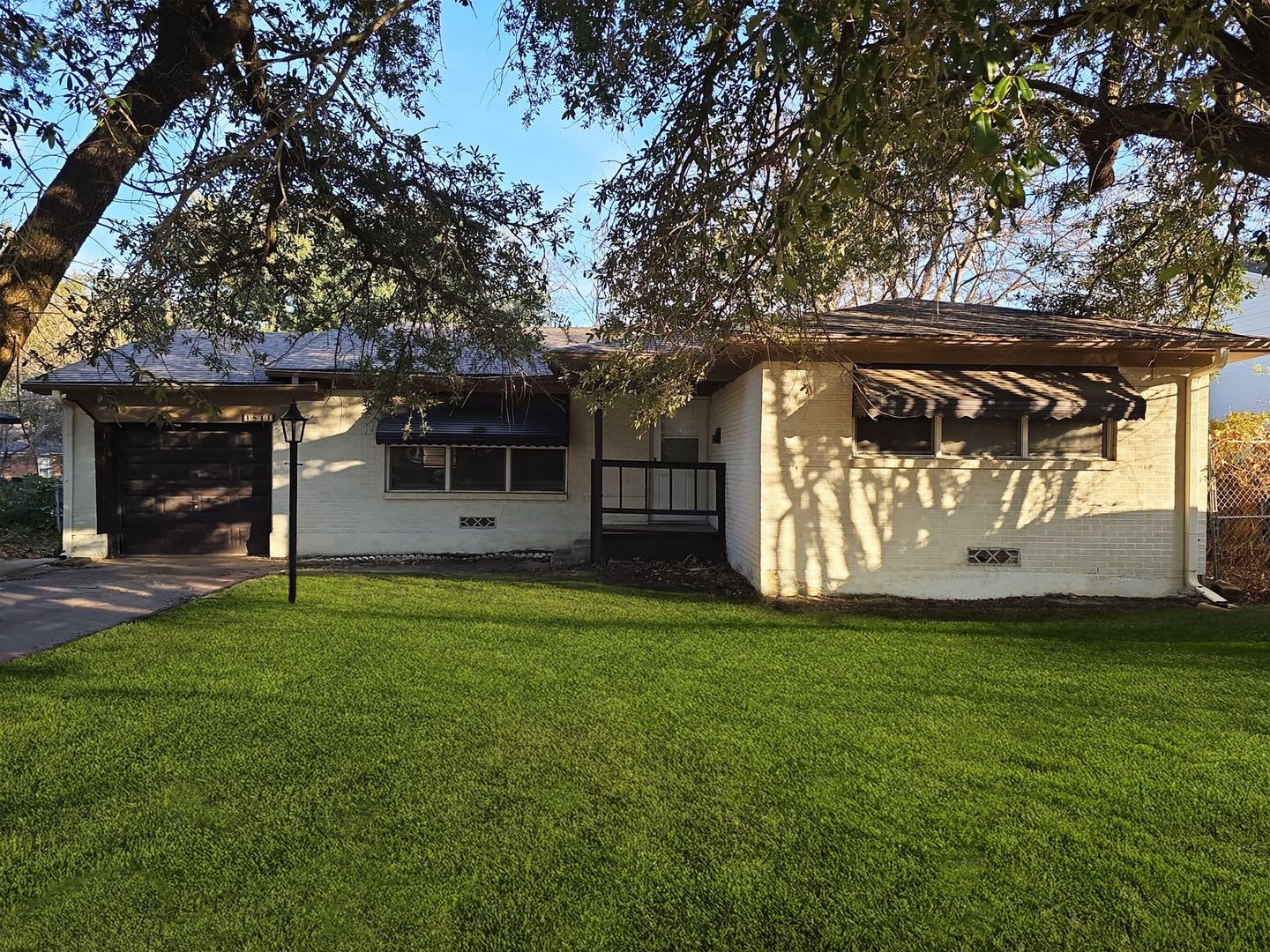 1811 W College Street Sherman, TX 75092-5321 – photo 1