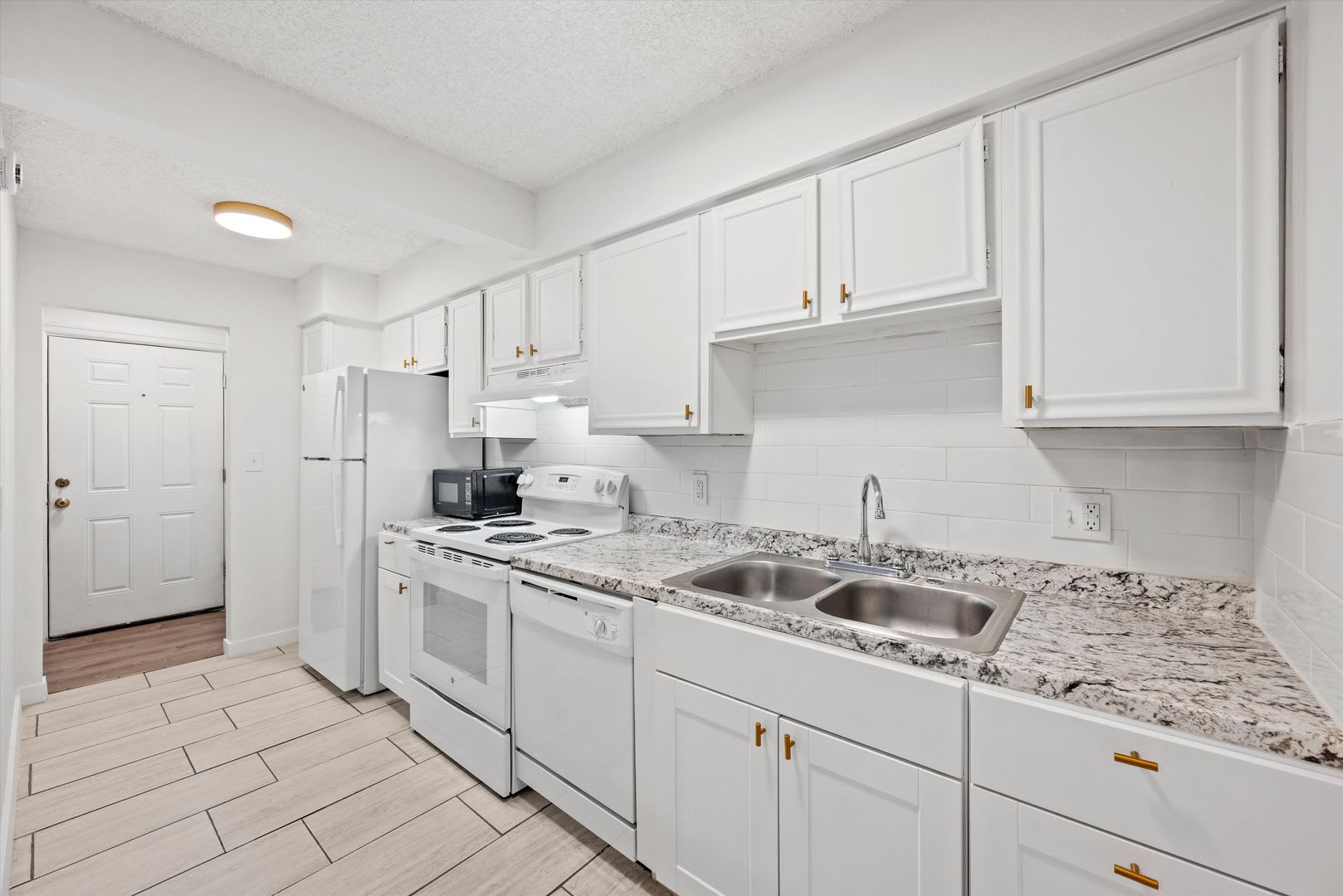 Updated 1 Bedroom Condo in Denver – photo 2