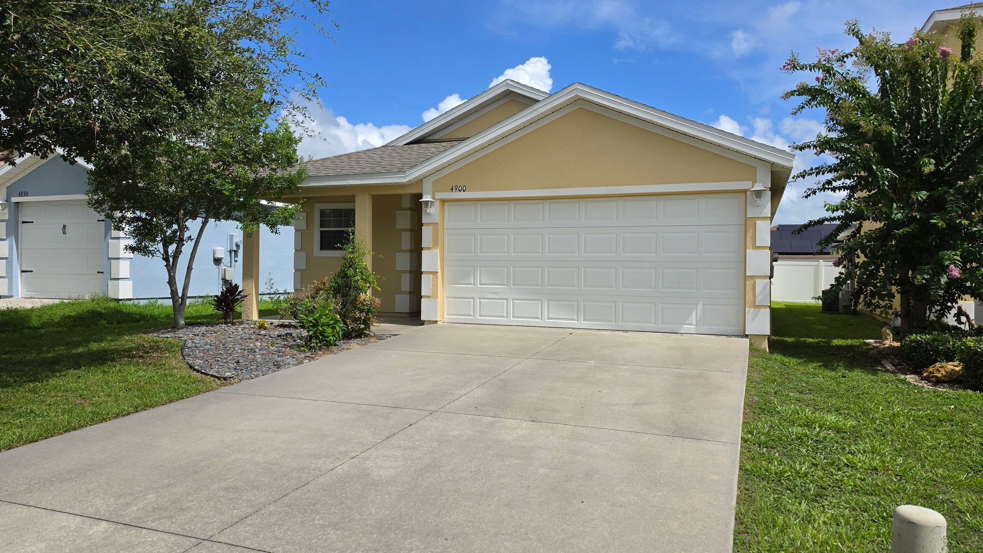 Charming 3-Bed, 2-Bath Home Near The Villages – photo 1