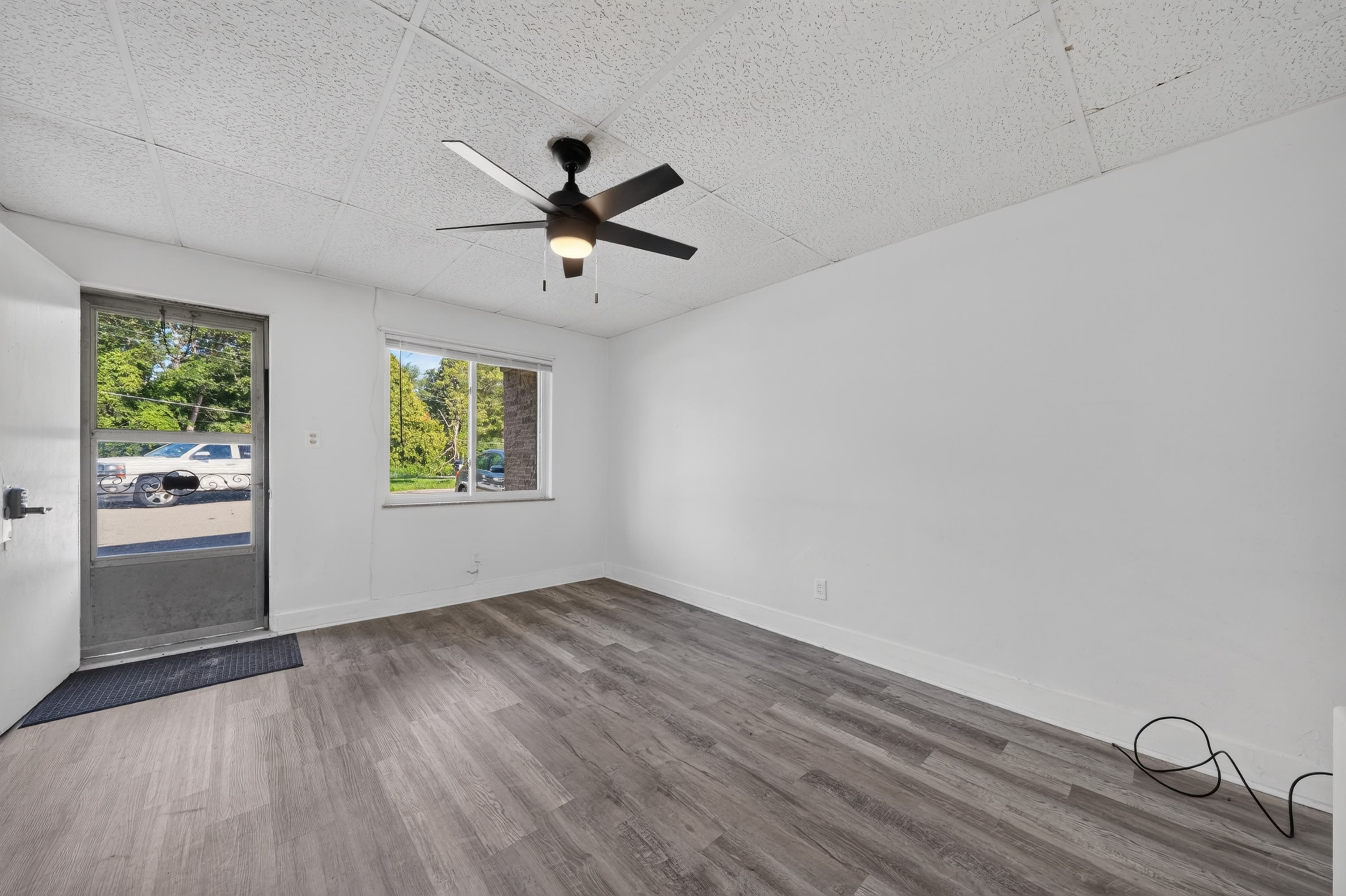 16001 Dixie Highway – photo 2